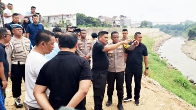 Kapolda Metro Jaya Tinjau Lokasi Penemuan 7 Remaja Tewas di Aliran Kali Bekasi