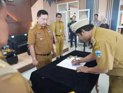 Garut Naik Level! Pj Bupati Barnas Adjidin Lantik 5 PNS Pengembang Kewirausahaan, Siap Bantu UMKM Melesat