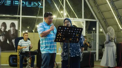 Syakur-Tinneke Gaspol Romantis! Duet ‘Symphony Yang Indah’ Bikin Baper Warga Garut