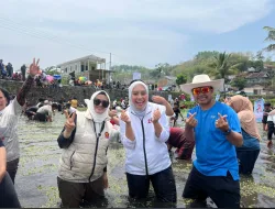 Serunya! Lomba Nangkap Ikan Meriahkan Kampanye Syakur-Putri di Leles, Dila Nurul Fadilah: “Warga Pasti Pilih No 2!”