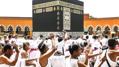 Sah Berangkat! Ribuan Jemaah Haji Garut Antusias Menuju Tanah Suci