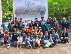 Tanam Pohon untuk Bumi, REKAPALA Garut Bersama WALHI Lestarikan Habitat Owa Jawa
