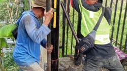 Warga Desa Cangkuang Soroti Pemasangan Tiang Utilitas Milik FiberStar 