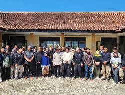 Pemkab Garut Salurkan Bantuan untuk Petani Terdampak Banjir dan Longsor di Garut Kota