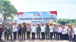 Perkuat Ketahanan Pangan Daerah, Polres dan Pemkab Garut Serentak Melakukan Penanaman Jagung 