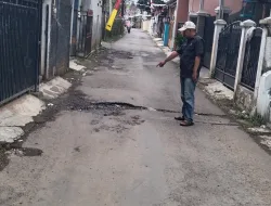 Miris! Jalan Penghubung 5 RW di Garut Kota Rusak Parah, Hujan Jadi Sungai
