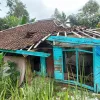 Pilu! Ibu dengan Gangguan Mental di Garut Tinggal di Rumah Tak Layak Huni Bersama Anaknya