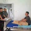 Komandan Korem 062/Tn Tunjukkan Kepedulian, Jenguk Prajurit yang Dirawat di RS Dustira Cimahi