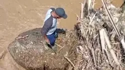 Sepasang Suami Istri Penjaga Sungai Cimaragas : Tanpa Upah, Demi Lingkungan Bersih